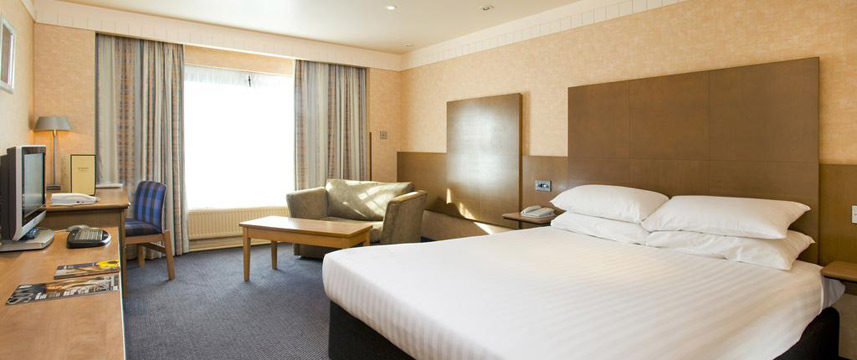 Hogs Back Hotel and Spa - Family Room