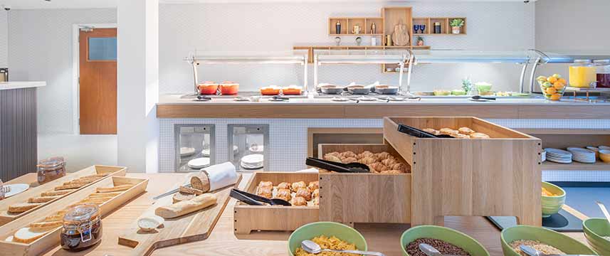 Holiday Inn Bristol Airport - Breakfast