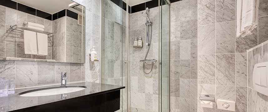 Holiday Inn Brussels Schuman - Bathroom