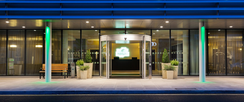 Holiday Inn Commercial Road - Entrance
