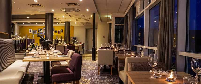 Holiday Inn Ellesmere Port Restaurant Tables