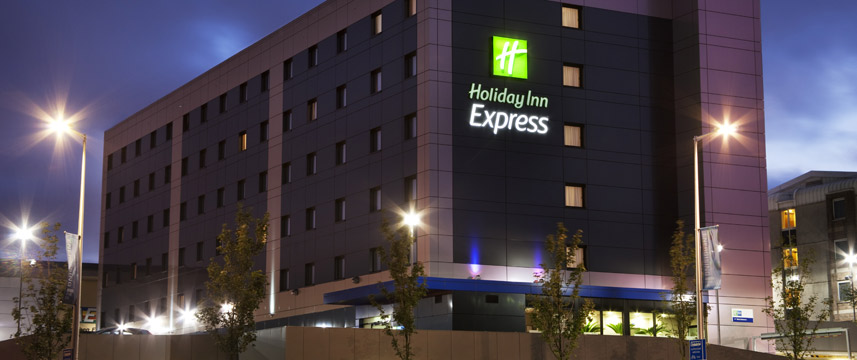 Holiday Inn Express Aberdeen Bridge Exterior