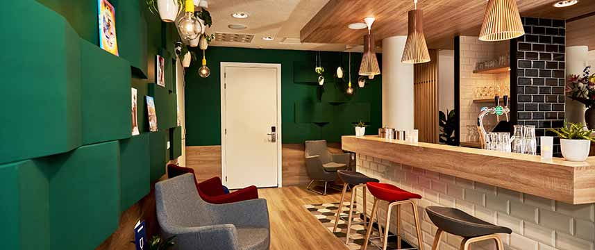 Holiday Inn Express Amsterdam City Hall - Bar