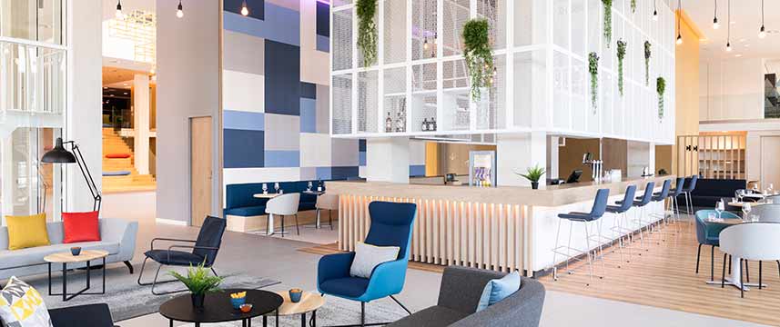 Holiday Inn Express Amsterdam North Bar Area