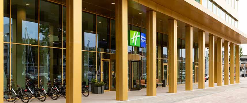 Holiday Inn Express Amsterdam North Entrance