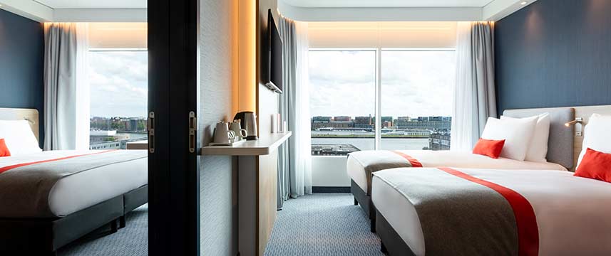 Holiday Inn Express Amsterdam North Interconnecting- Rooms