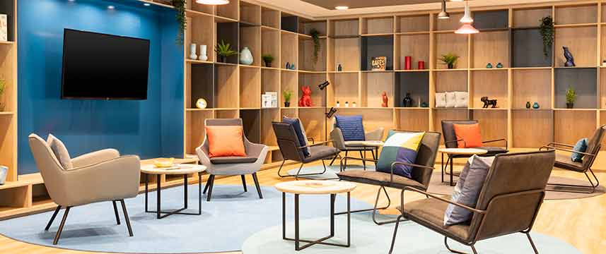 Holiday Inn Express Amsterdam North Lounge Area