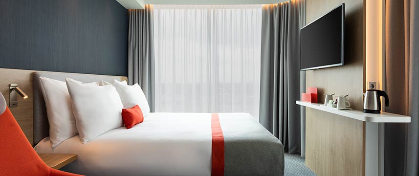 Holiday Inn Express Amsterdam North Standard Room