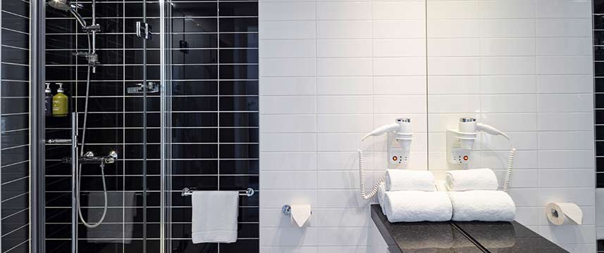 Holiday Inn Express Amsterdam Sloterdijk Bathroom