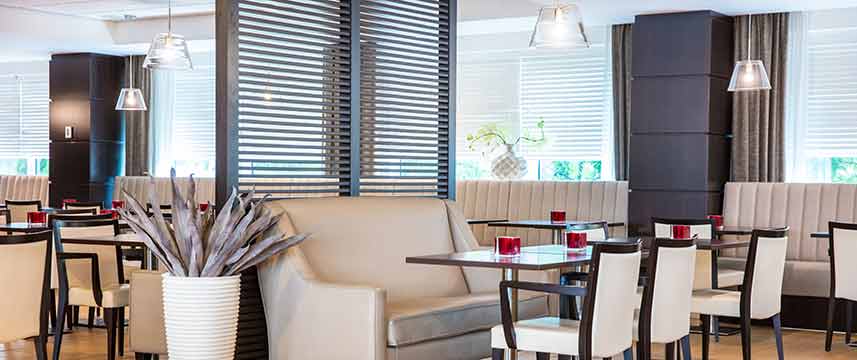 Holiday Inn Express Amsterdam Sloterdijk Dining Area
