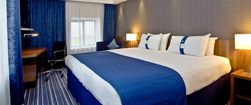 Holiday Inn Express Birmingham South A45 - King Bedded Room