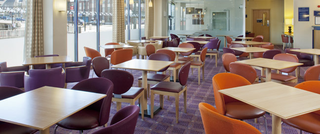 Holiday Inn Express Bristol City - Hotel Restaurant Main