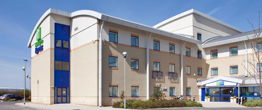 Holiday Inn Express Cardiff Airport - Exterior