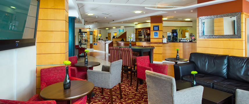 Holiday Inn Express Cardiff Bay - Lobby