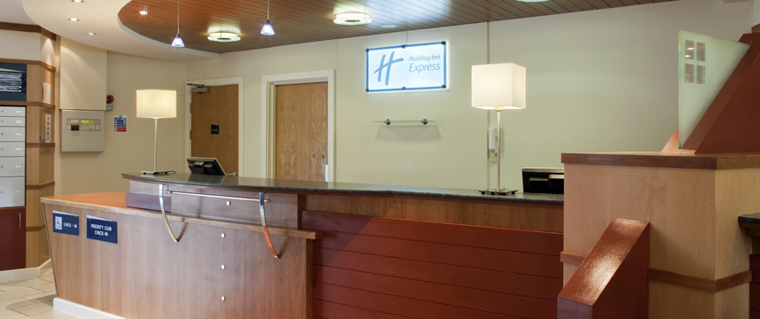 Holiday Inn Express Cardiff Bay - Reception