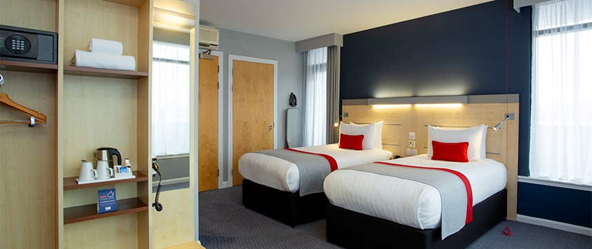 Holiday Inn Express Cheltenham Town Centre - Accessible Room