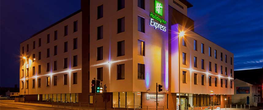 Holiday Inn Express Cheltenham Town Centre - Exterior