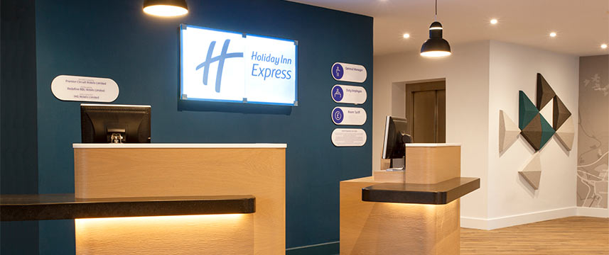 Holiday Inn Express Cheltenham Town Centre - Reception