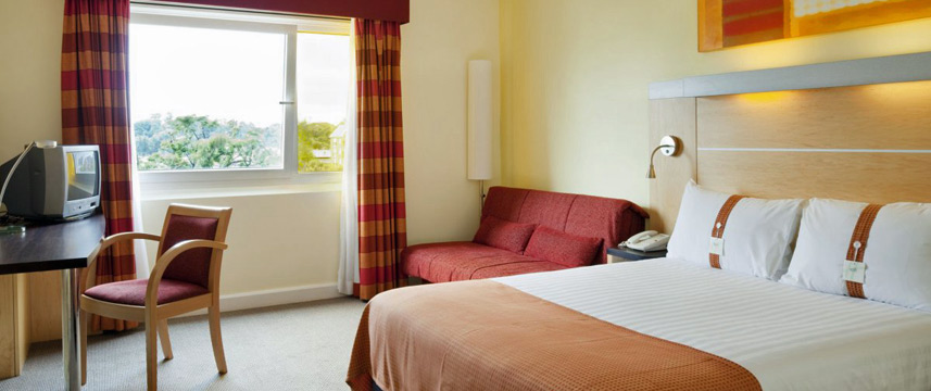 Holiday Inn Express Chester Racecourse - Bedroom