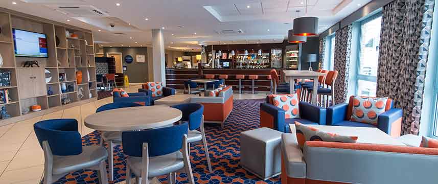 Holiday Inn Express Dunfermline - Lobby
