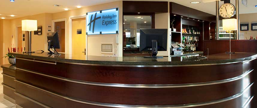 Holiday Inn Express Dunfermline - Reception
