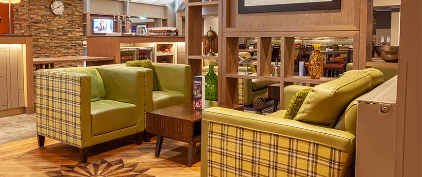 Holiday Inn Express Edinburgh Airport - Lobby Seating