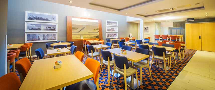 Holiday Inn Express Edinburgh Royal Mile - Breakfast Tables