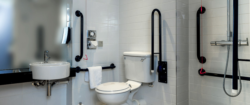 Holiday Inn Express Gatwick - Crawley - Accessible Bathroom