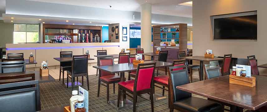 Holiday Inn Express Greenwich Lobby Bar