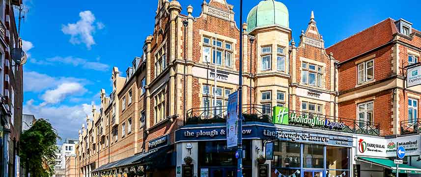 Holiday Inn Express Hammersmith - Street View