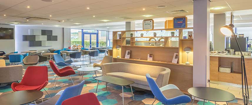 Holiday Inn Express Kettering - Lobby