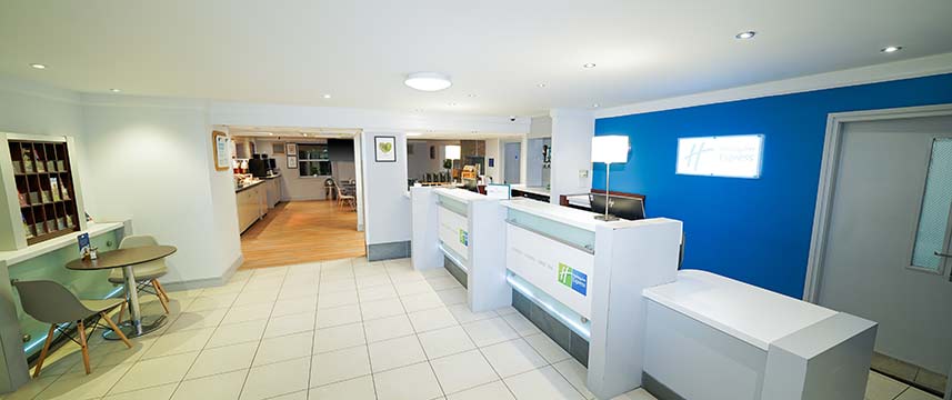 Holiday Inn Express Leeds East - Lobby