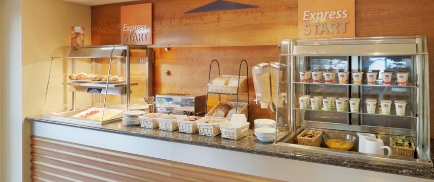 Holiday Inn Express Liverpool Knowsley Breakfast Bar