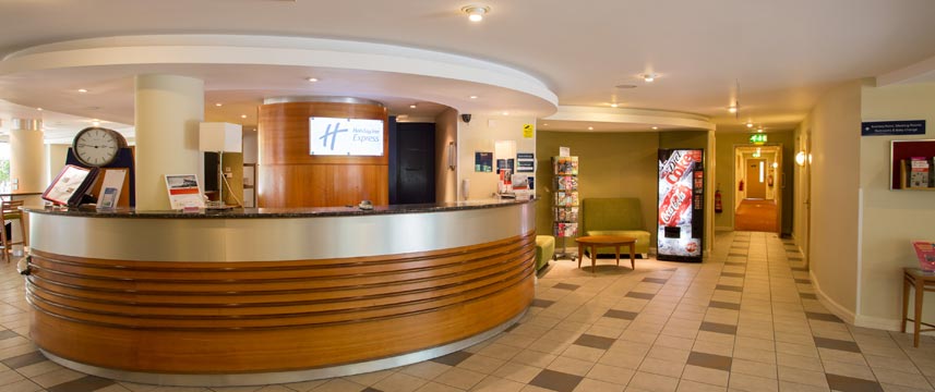 Holiday Inn Express Liverpool Knowsley Lobby