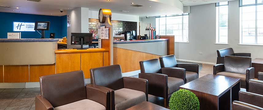 Holiday Inn Express London Chingford - Lobby