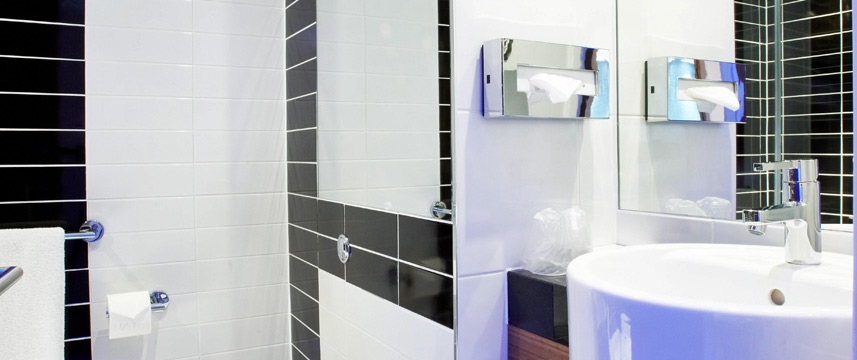 Holiday Inn Express London City - Bathroom