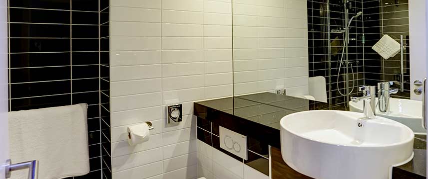 Holiday Inn Express London Excel - Bathroom