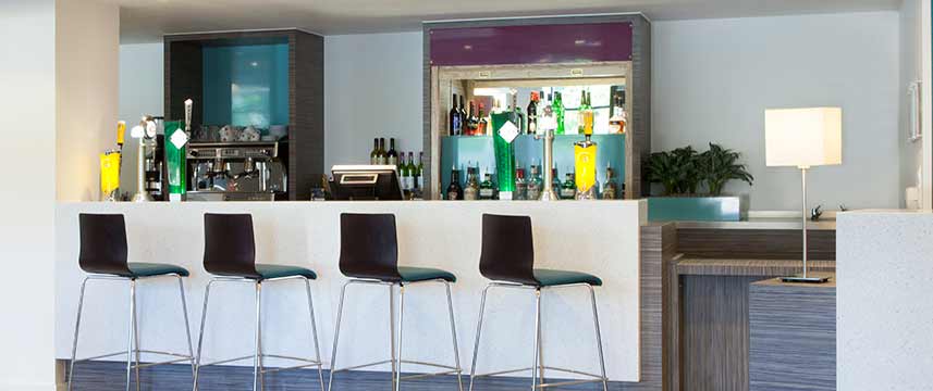 Holiday Inn Express Middlesbrough Lobby Bar