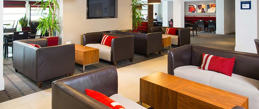 Holiday Inn Express Milton Keynes - Lobby Seating