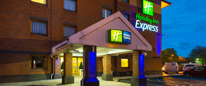 Holiday Inn Express Oldbury M5 Jct 2 Entrance
