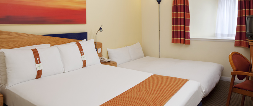 Holiday Inn Express Oldbury M5 Jct 2 - Family Room