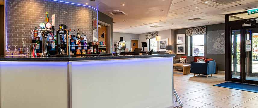 Holiday Inn Express Perth - Lobby Bar