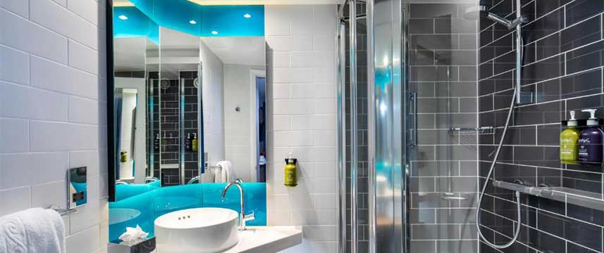 Holiday Inn Express Southwark Bathroom
