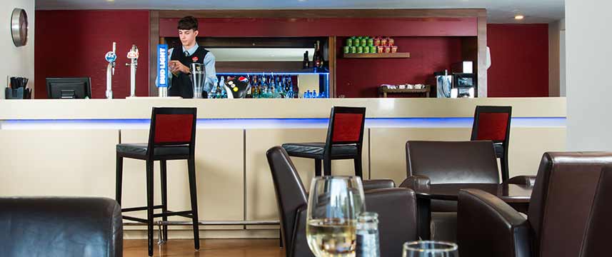 Holiday Inn Express Swindon West M4 - Lobby Bar