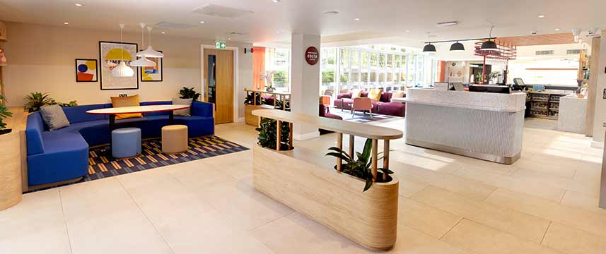 Holiday Inn Express Windsor - Lobby