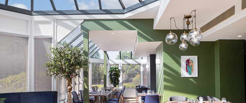 Holiday Inn Farnborough - Restaurant Tables