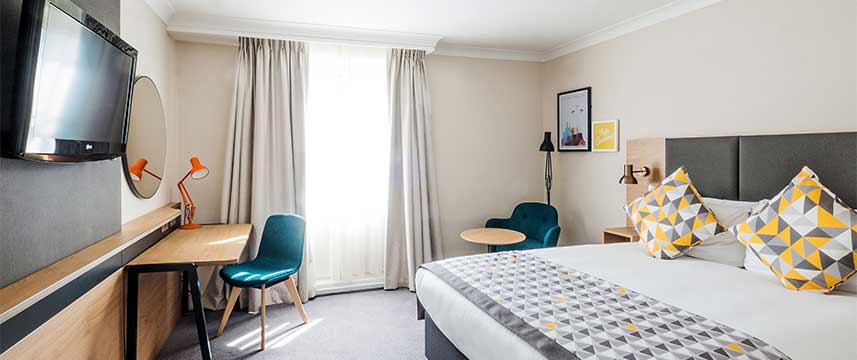 Holiday Inn Farnborough - Standard Queen Room