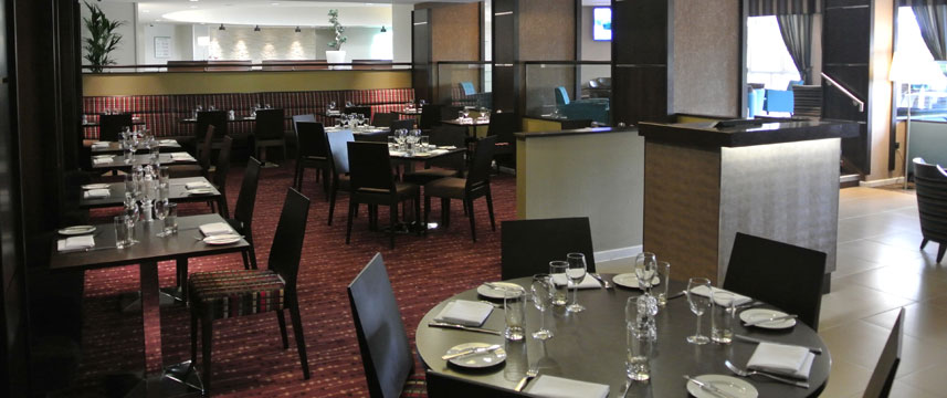 Holiday Inn Gatwick Worth Lyttons Brasserie