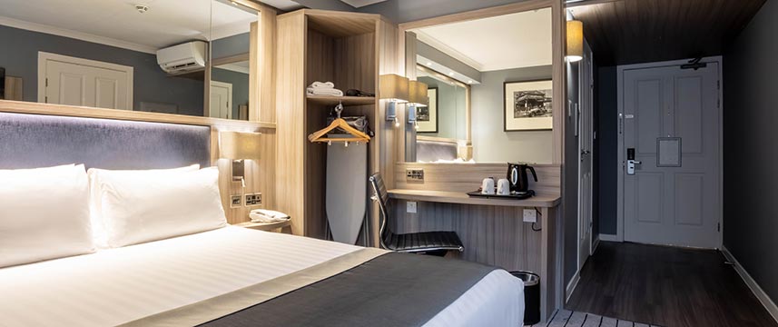 Holiday Inn Glasgow Theatreland Accessible Room