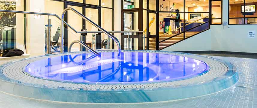 Holiday Inn Lancaster - Pool Area